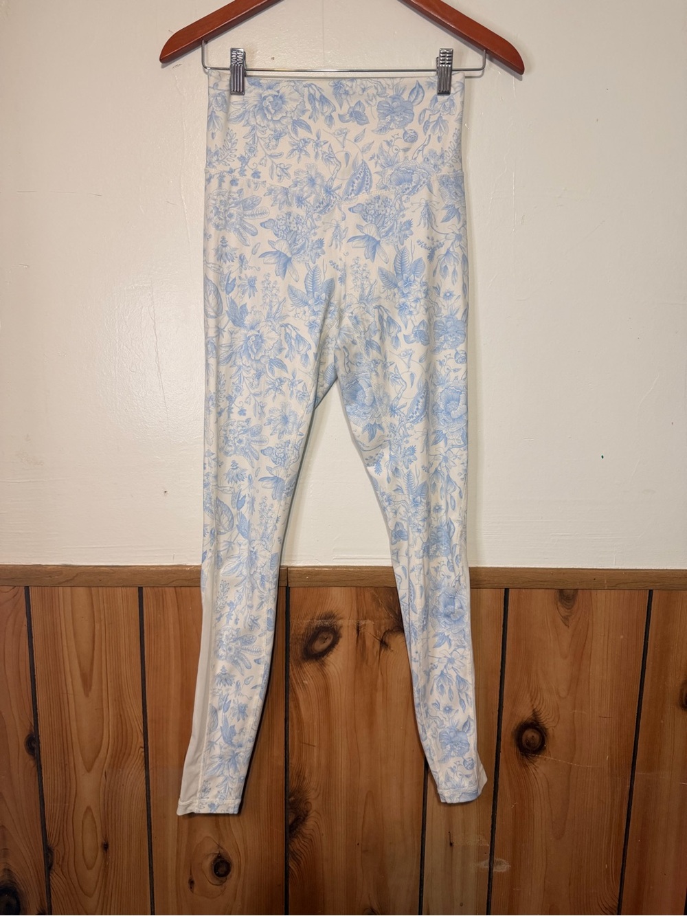 ANTONIO MELANI Cream Leggings with Soft Blue Floral Print